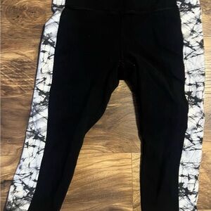 Stylish women’s Black and White Leggings